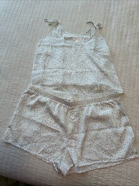 Colsie Cream & Light Gray Leopard Satin Cami and Short Set pajama xl